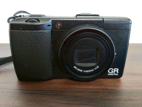Fotocamera digitale compatta