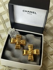 CHANEL clip-on Earrings Coco