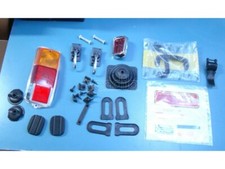 FIAT 500 L KIT RICAMBI STEMMA TACCHETTI DISTANZIALI GOMMINI VEDI DESCRIZIONE