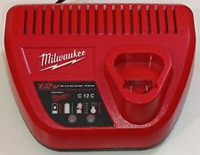 Milwaukee C12C Caricabatteria 12 V per Pacchetti Batteria M12