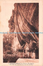 R490085 Laugerie Basse les Eyzies Dordogne Un coin des habitations sous la falai