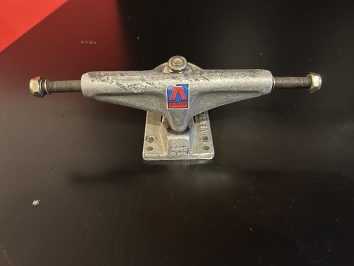 Trucks skateboard - trucks,