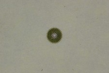 Eta Valjoux 7750 7754 part 2543 Intermediated calendar Kalender-zwischenrad NOS