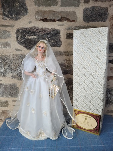Bambola sposa porcellana
