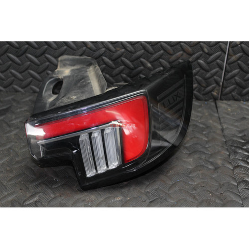 9833721980 faro fanale stop - faro,