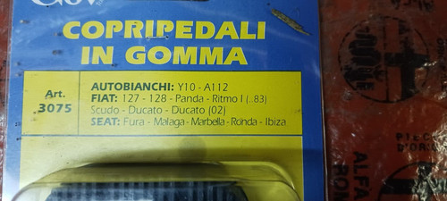 Due copripedali per - due,
