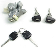 Blocchetto accensione Toyota Yaris P9 1.4 D-4D 2x chiavi senza chiusura centralizzata