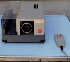 Leitz Wetzlar Pradovit Color - Proittore Diapositive + Telecomando + Cavo