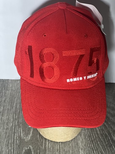 Cappello aderente stile