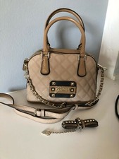 BORSETTA GUESS BEIGE TRAPUNTATA  IN PERFETTE CONDIZIONI. A MANO,TRACOLLA,SPALLA.