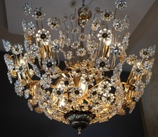 Delicato lampadario fiore sole