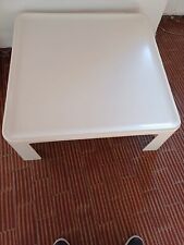 Tavolino Mod. Amanta in plastica fiberlite di Mario Bellini per B&B