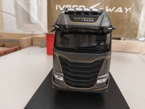 Camion iveco s way - camion, 1/43
