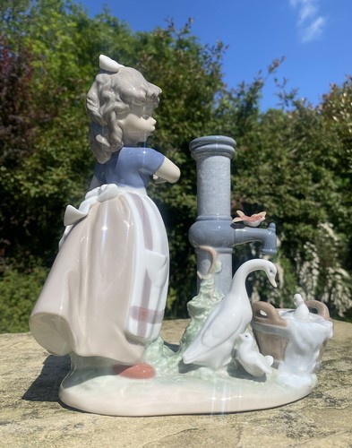 Lladro figurine summer on - ‘,
