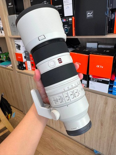Sony 200 f 2 - fe, mm