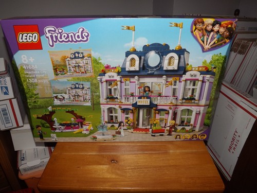 Lego friends heartlake city - friends,