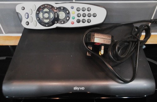 Sky digibox amstrad drx595 - amstrad,
