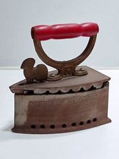 Ferro da stiro antico a carbone decorazione rustica vintage da collezione