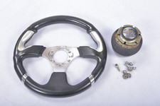 Volante sportivo con mozzo