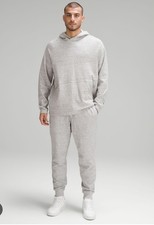 Felpa con cappuccio e jogger