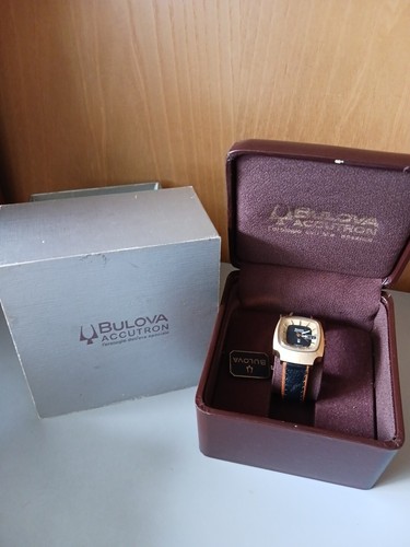 Bulova accutron day date - bulova,