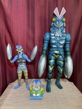 Set figure e salvadanaio in