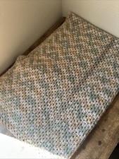 Coperta all'uncinetto fatta a