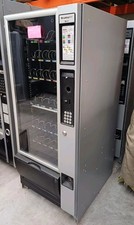 Distributore Automatico Snack e Bibite Fresche