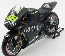 MINICHAMPS 1/12 VALENTINO ROSSI 2004 YAMAHA YZR MI 990 PRE SAISON TEST 2004 NEW