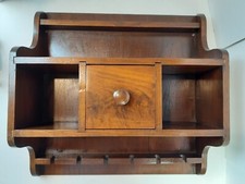 Antico mobile cucina sospeso a