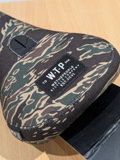 Sella mimetica We The People