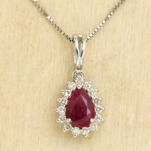 Collana con ciondolo oro - in,