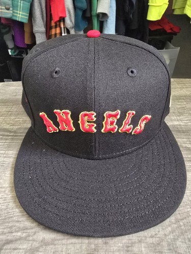 Cappello aderente esclusivo
