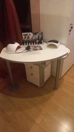 Tavolino per manicure - , e
