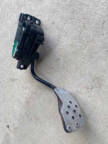 Acceleratore acceleratore