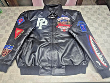 Bomber in pelle blu con ricamo