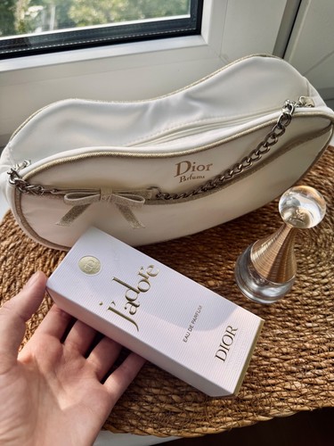 Christian dior adore parfums - j'adore,