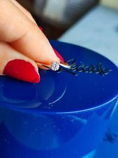 Solitario in oro bianco con