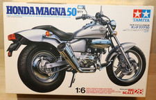 Tamiya 16028 Honda Magna 50