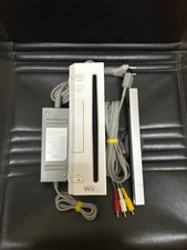 WII CONSOLE NINTENDO WII BIANCA CON CAVI E SENSORE SPEDIZIONE TRACCIATA 24/48H