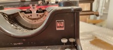 Macchina da scrivere Olivetti