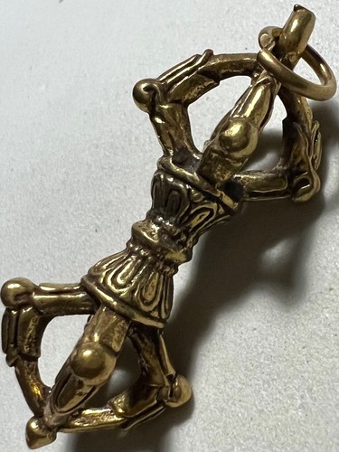 Raro ciondolo ottone - in,