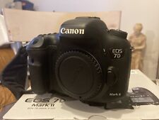 Reflex Canon EOS 7D Mark II con accessori