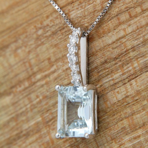 Collana con ciondolo - con, oro