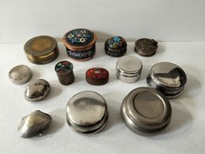 Lotto di 13 scatoline in vari