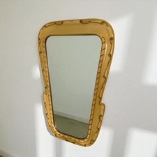 Osvaldo Borsani – Specchiera in legno laccato panna e oro, design raffinato