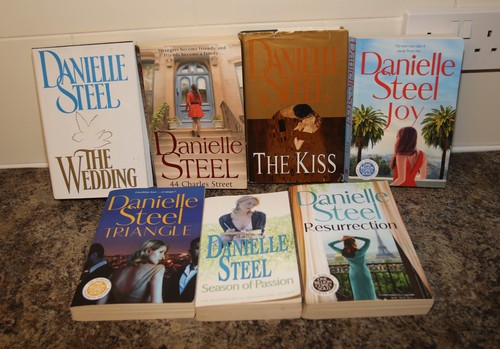 Danielle steel book - steel, bundle
