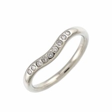 Anello con diamanti a fascia