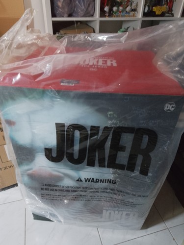 Comics joker statue - joker,