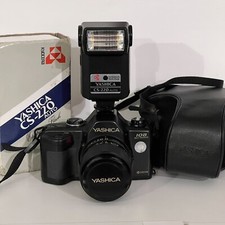 Yashica 108 MP con 35-70, 75-200, Flash CS-220. Reflex 35mm Analogica Pellicola.